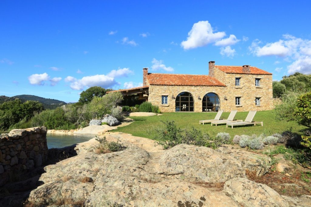 Villa U Fragnu, Domaine de Murtoli, Spring in Corsica
