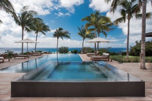 Pool and ocean view. New villas st barts