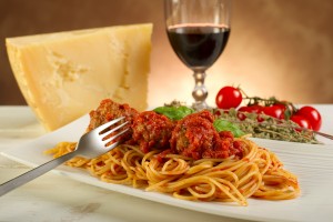 spaghetti with meatballs and tomatoes sauce. best restaurants in Sardinia