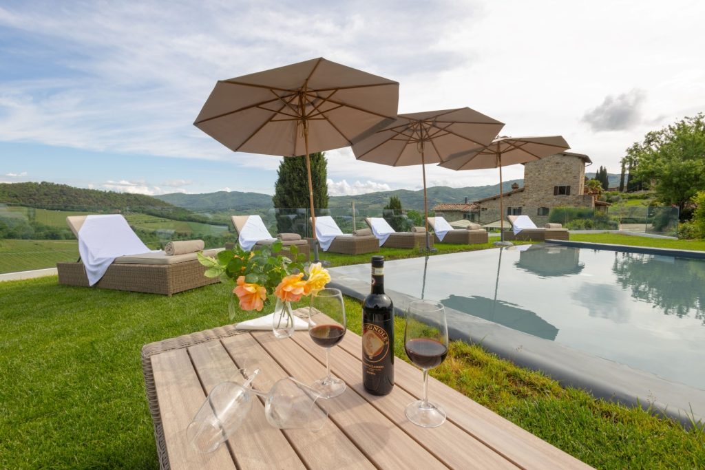 Villa delle Donne: A family holiday retreat in Tuscany with an above-ground pool and beautiful surroundings.