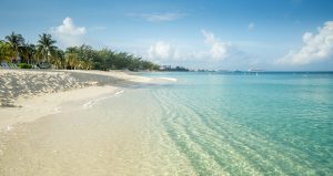 Seven Mile Beach on Grand Cayman island. Things to do on Grand Cayman