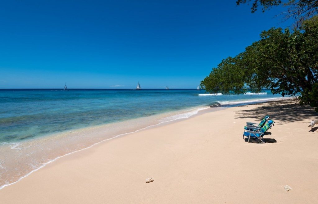 Barbados Villa Fathoms End at Mahogany Bay with perfect beach access and ocean views