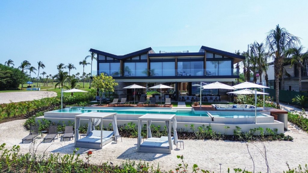 Villa Punta Pacifico Norte with beachfront pool and cabanas during Events in Punta Mita 2025.