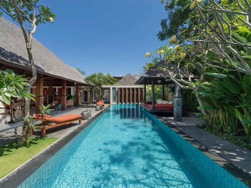 Private courtyard pool at Des Indes II, Bali, showcasing Bali’s hidden luxury through secluded gardens, open pavilions, and calm design