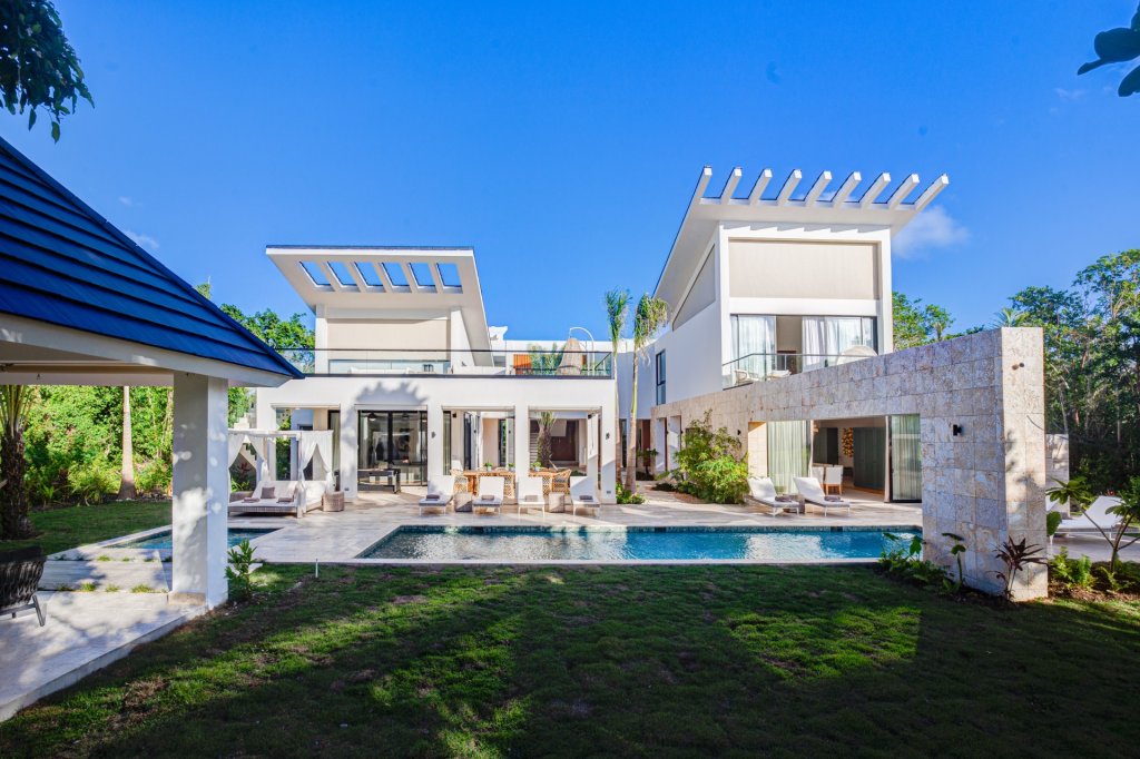 Hacienda A33 with a private pool at one of the best places to travel for Thanksgiving